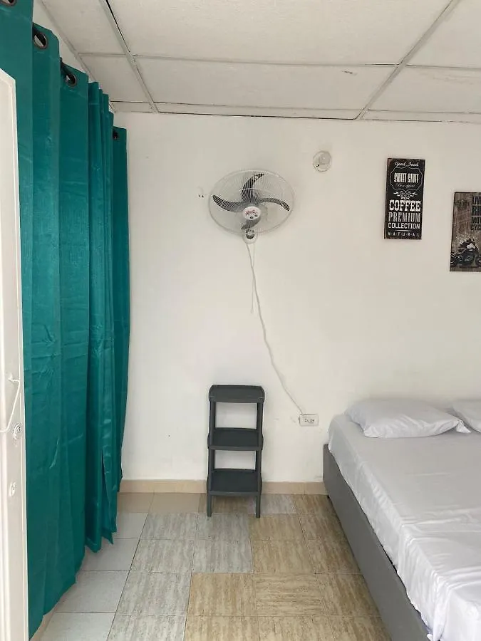 Aurelia Compartida Hospedaje 2025 Санта-Марта Отель типа 